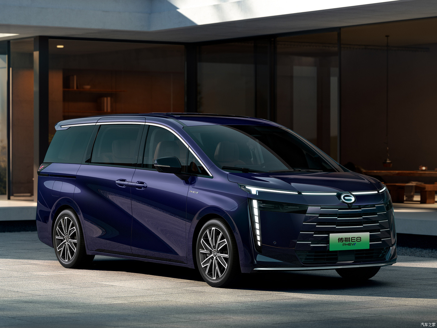 2023 GAC Trumpchi E8 PHEV 2.0T 5 Door 6 Seater MPV For Home With 1200KM Comprehensive Range