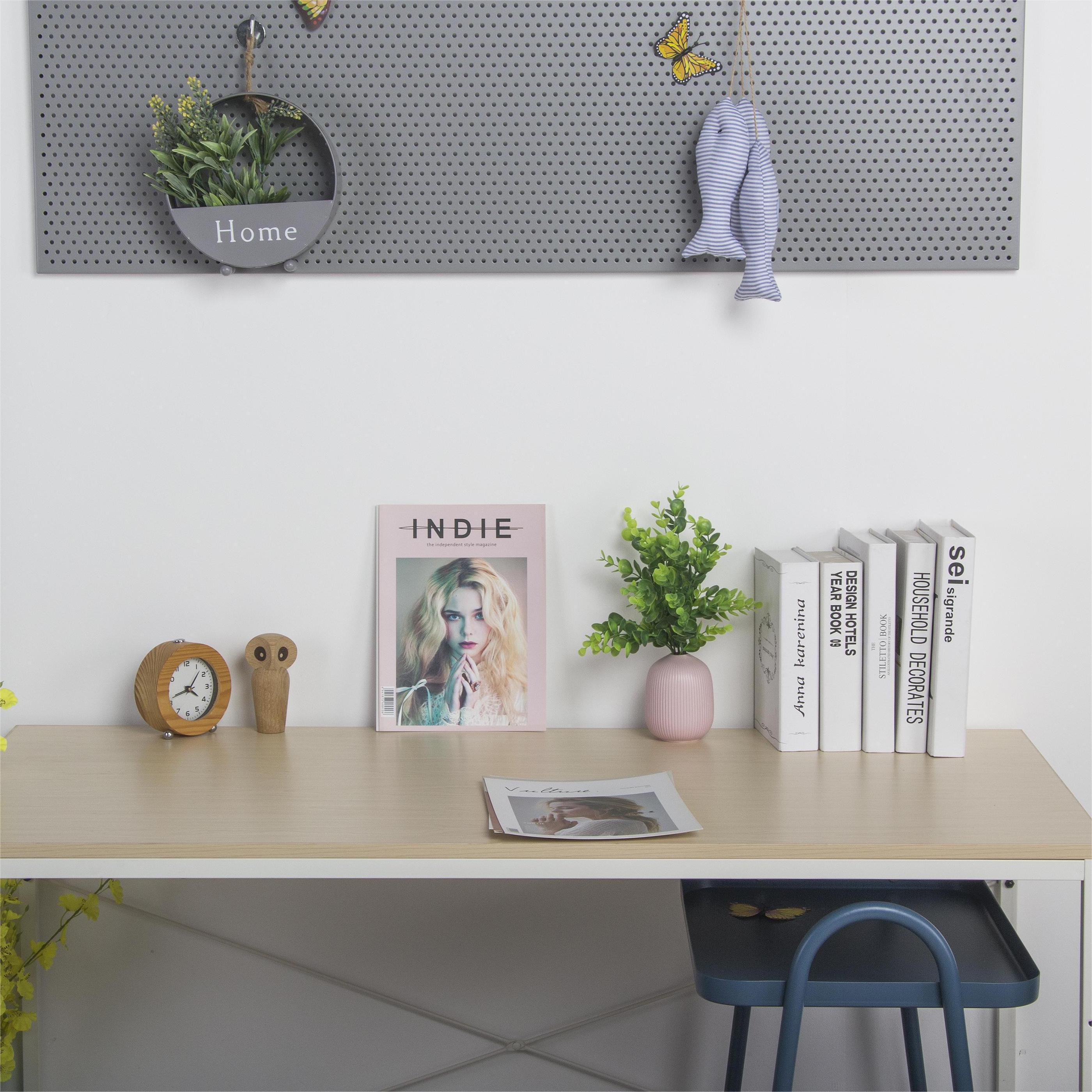 Wooden Surface Northern Europe Style Metal Computer Table Shelf Desk for Home Product