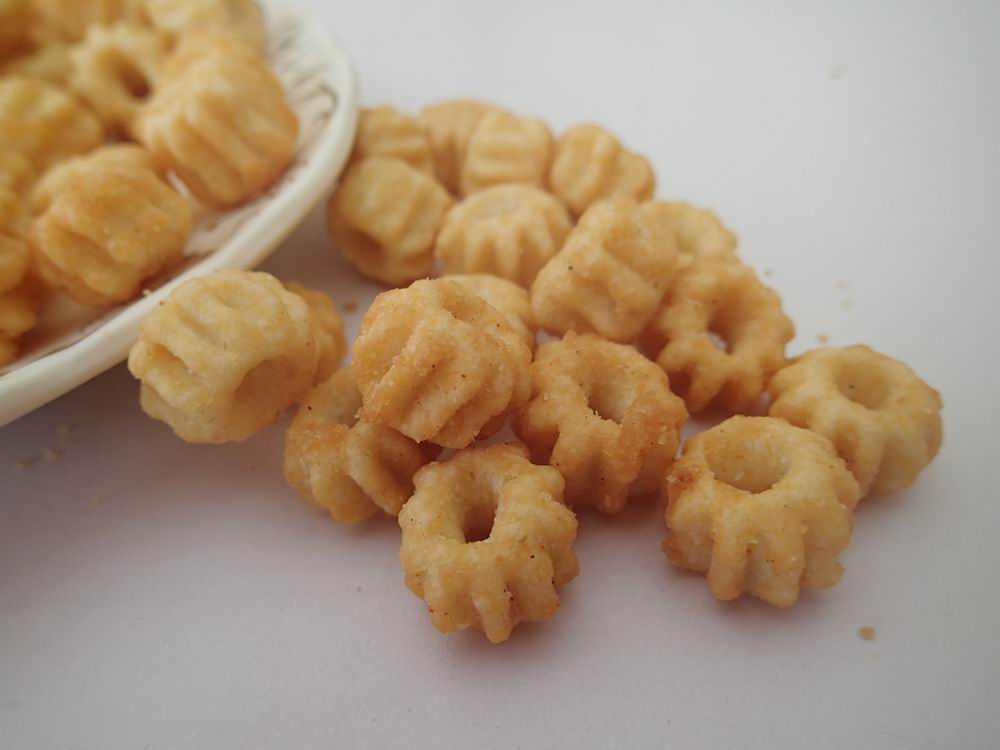 Japanese rice cracker for parties, supermarkets and bars grain snacks crispy rice crackers