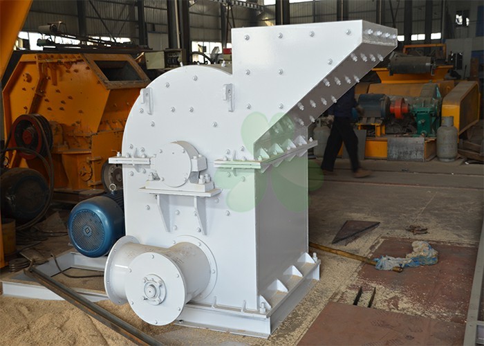 Energy Saving Grass Crusher Machine / Industrial Wood Pallet Crusher 4pcs Blades