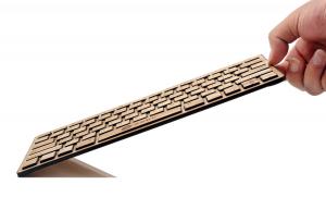 China factory handcrafted bamboo bluetooth keyboard in natural color wholesale