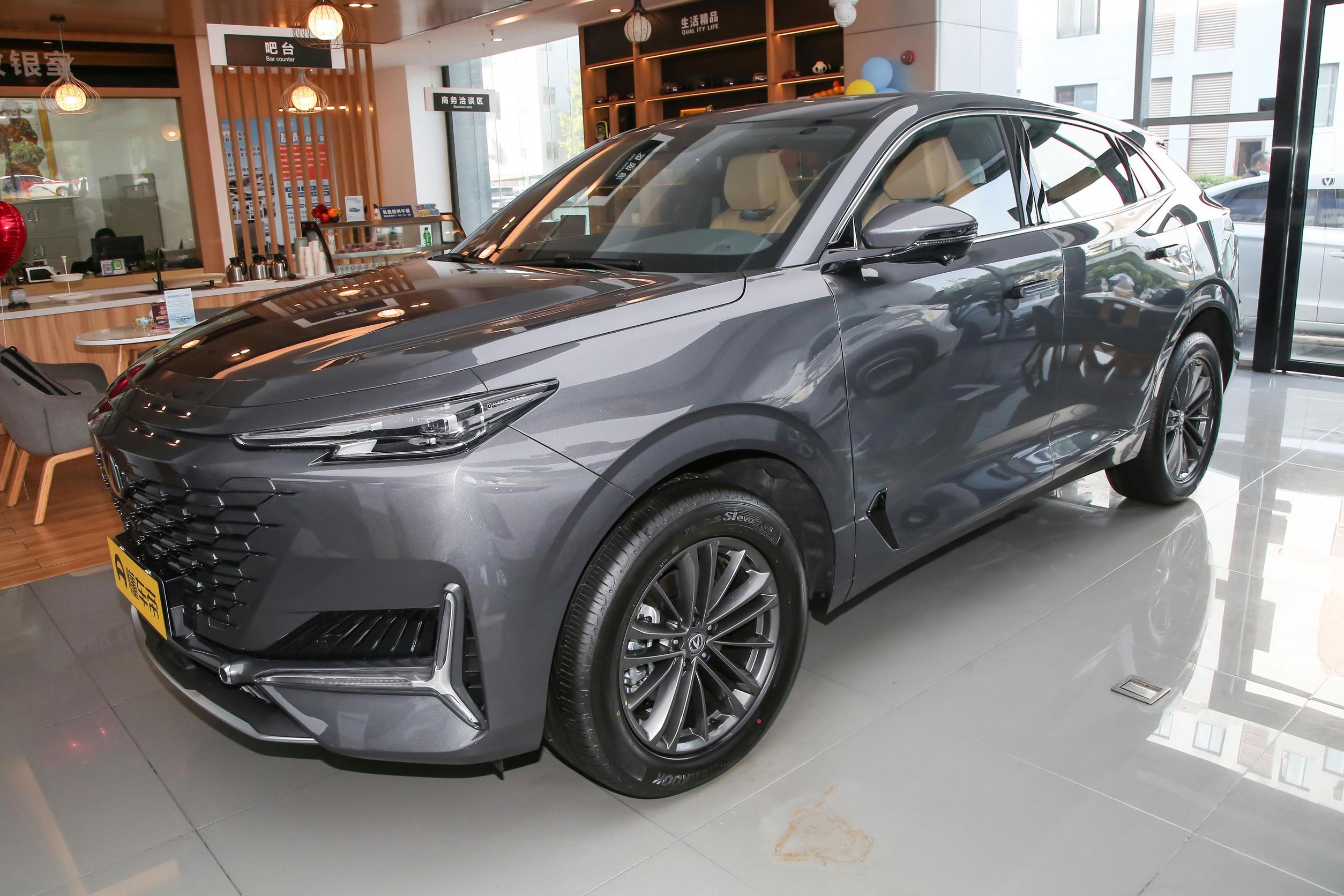2023 Changan Uni-K 5-door 5-seat SUV 2.0T 233 horsepower Manual Copilot Seat Adjustment