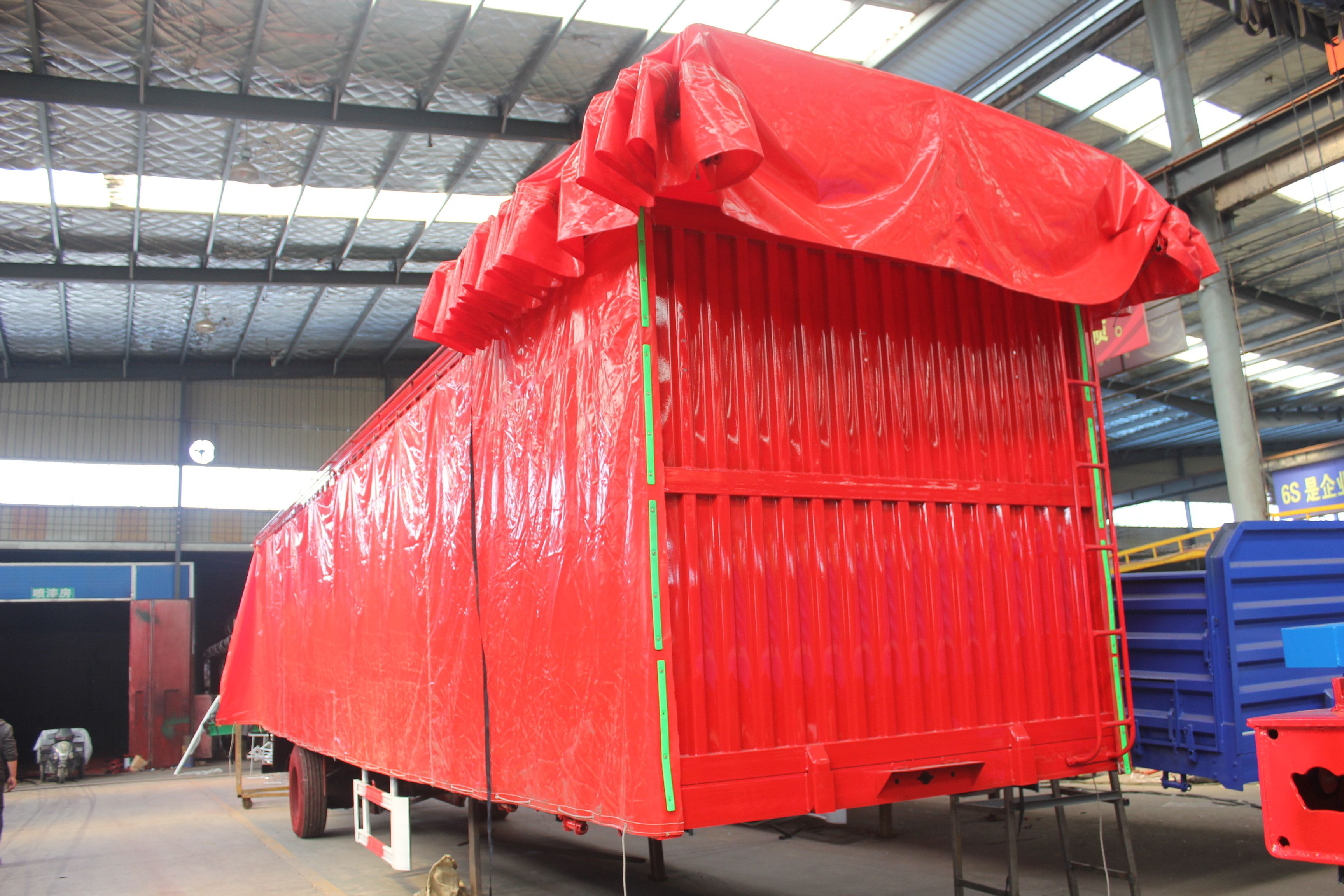 Side Wall/Curtain Side/Fence Semi Trailer with Mechanical Suspension and 12R22.5 Tires