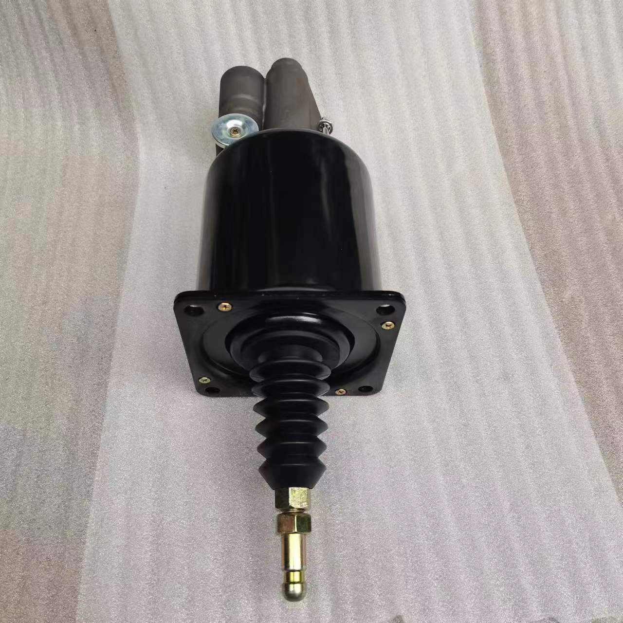 Dongfeng Heavy Truck Clutch Distributor Booster 1608010-T68L0 Clutch Booster Assembly