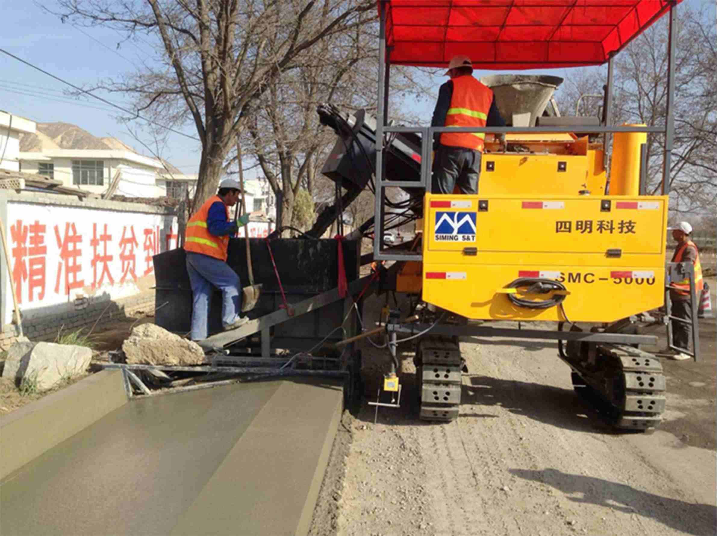 Side Ditches And Slope Protection Slipform Paver Machine For Railway Subgrade