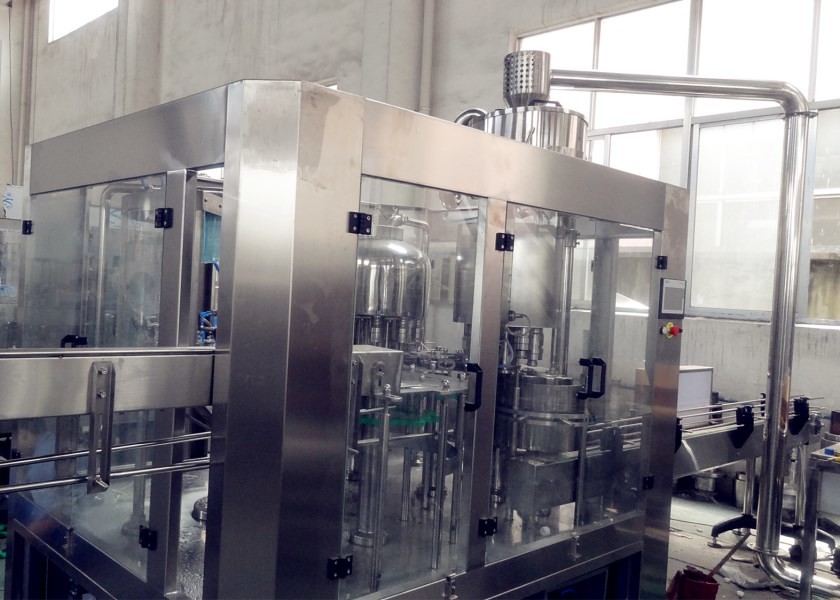 Automatic Carbonated Water Washing Filling Capping 3 In 1 Filling Machine Customized
