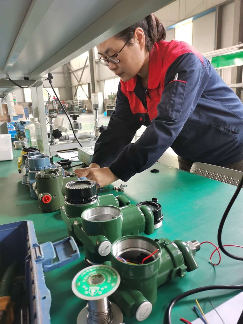 Frying Oil Filling Machine OEM Automatic Electric For Vegetable Drinking Water Treatment