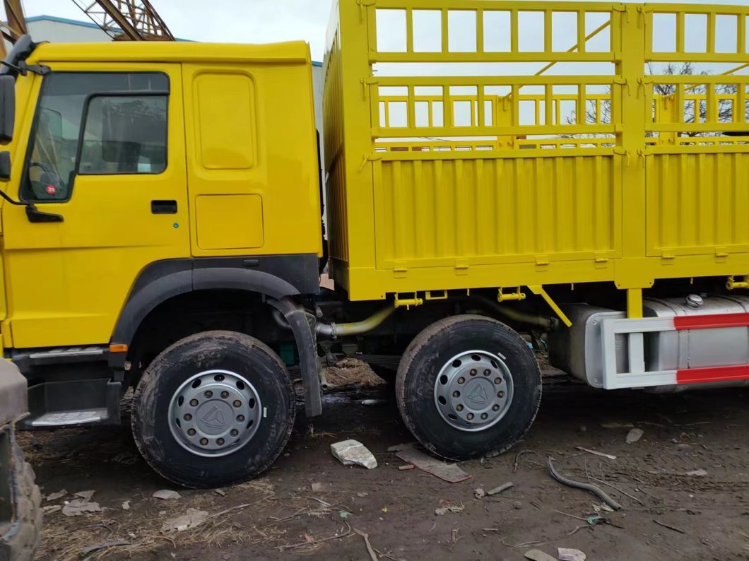 Sinotruck HOWO 6*4 Box Truck Secondhand Truck Yellow Color