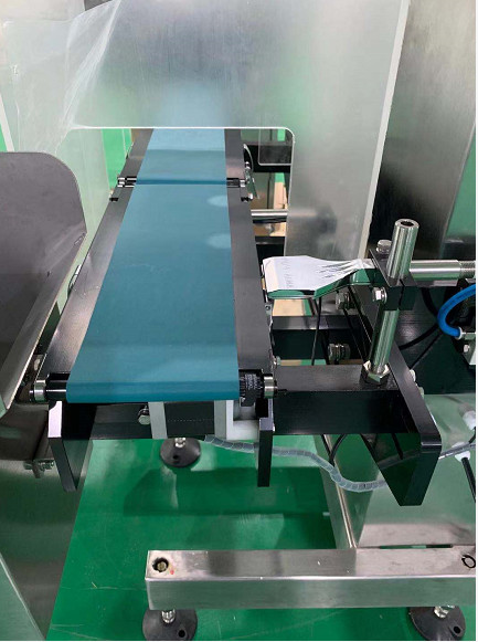 SUS304 High Precision Check Weigher 0.1KW Belt Width 95mm For Medicine / Food