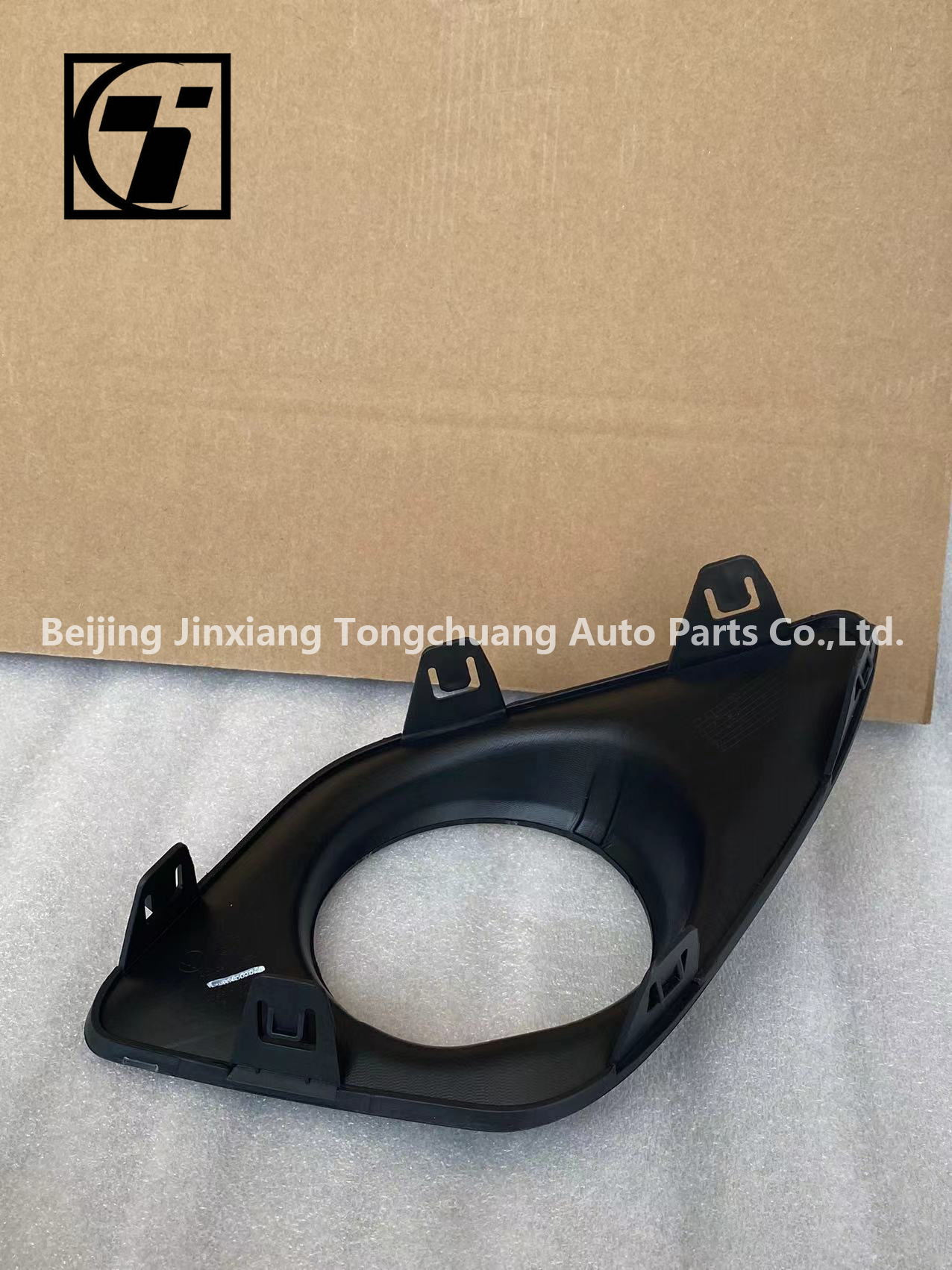 Plastic Design Style Fog Lamp Cover Shell and Frame for Foton P1531010021A0 P1531010020A0