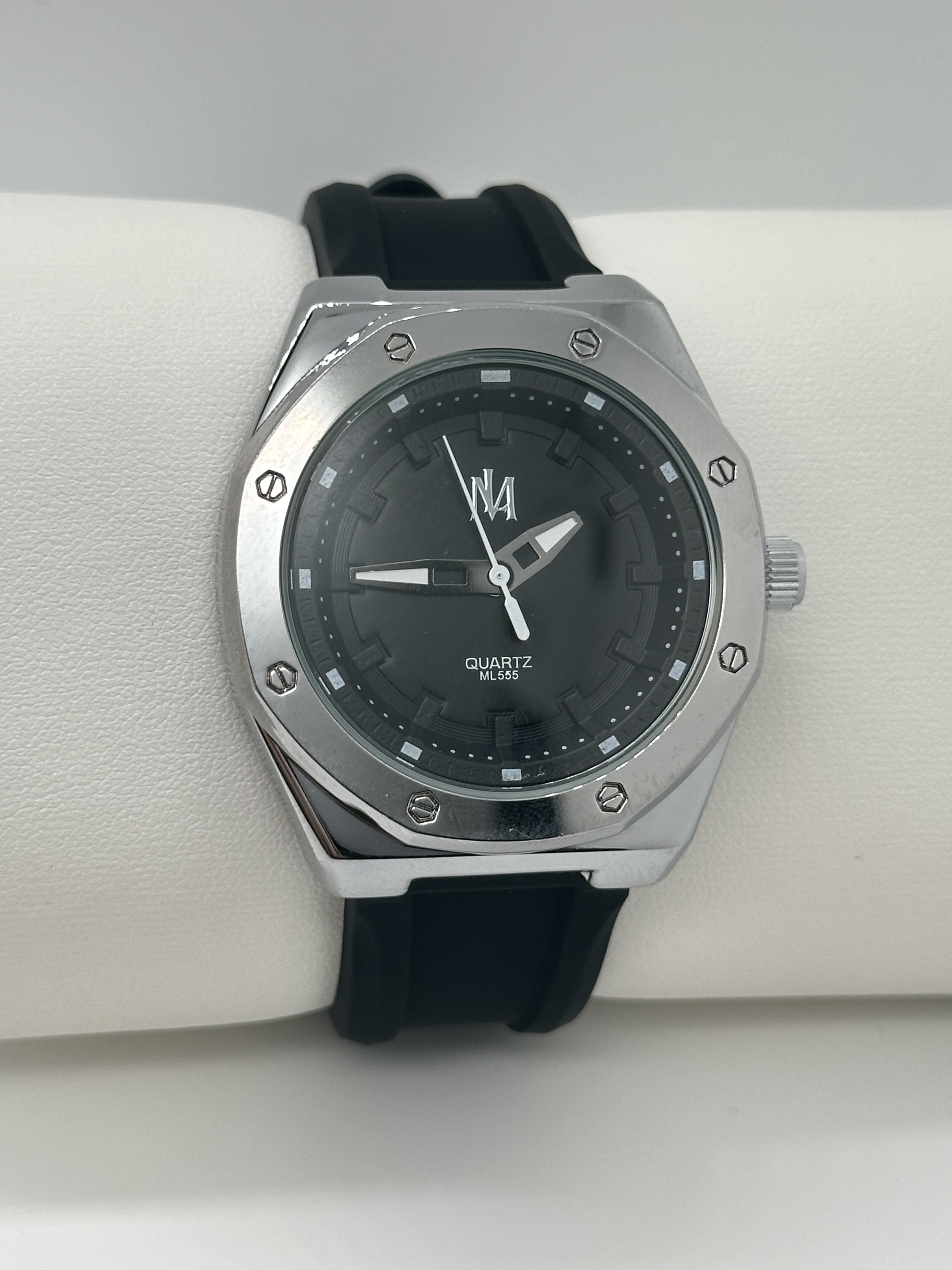 Fashion Sports Silicon Strap Watch Waterproof Analog For Men And Women