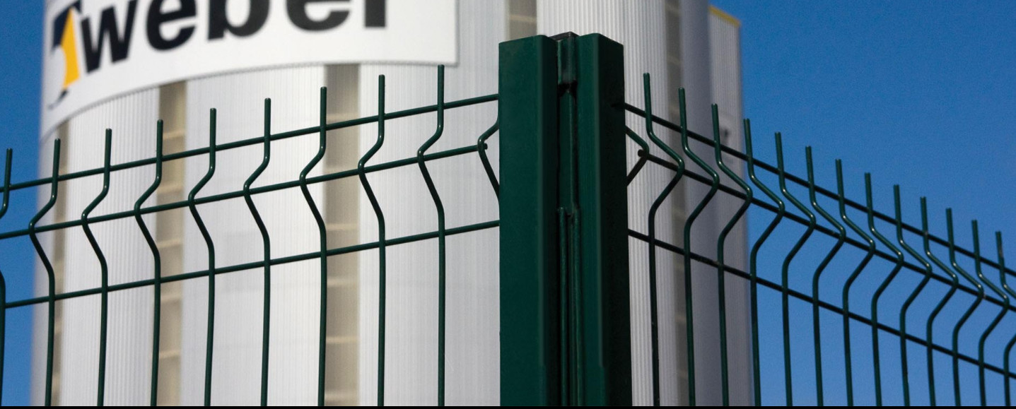 Pvc Coated Longlife Welded Wire Fencing With Triangle V Shape On Panel