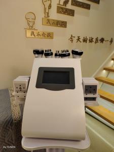 China Professional 6 In 1 Fat Reduction Lipo Laser Cellulite Removal Weight Loose Body Slimming RF Beauty Instrument wholesale