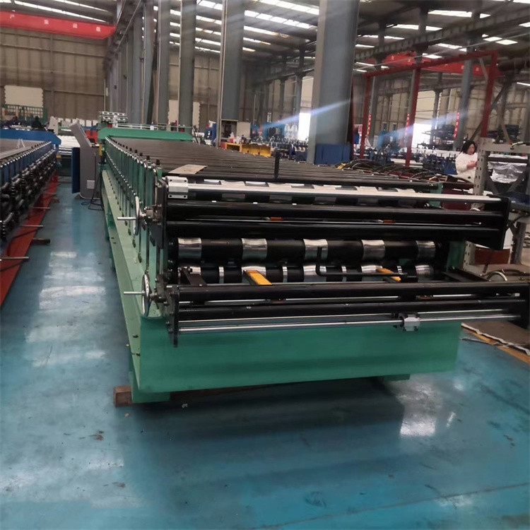 Corrugator Wall Sheet Roll Forming Machine 15m/min CE / ISO Certification