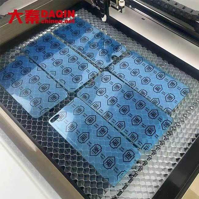 200W CO2 PVC Screen Protector Laser Cutting Machine Custom Mobile Skin Design Software