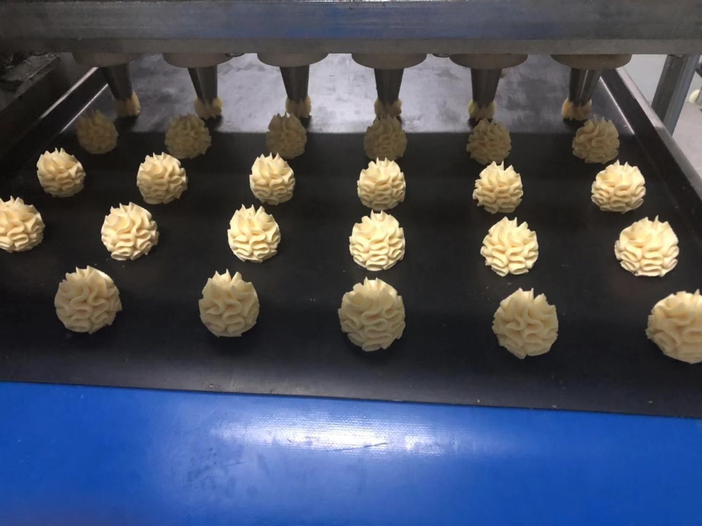 Customizable Tray Type Snack Food Making Machine 1.4 mm belt thickness