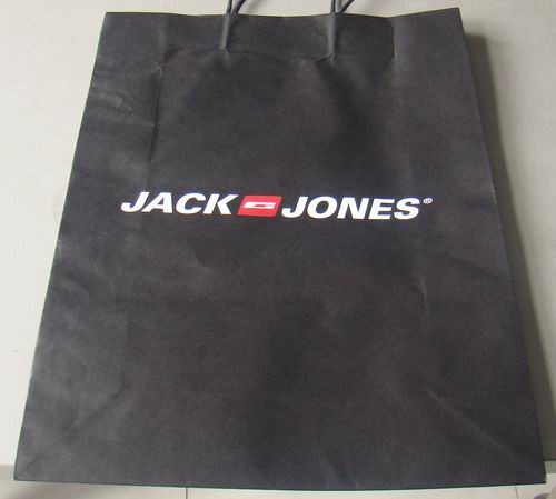 Wholesale customized black printed kraft paper shopping bags with handle
