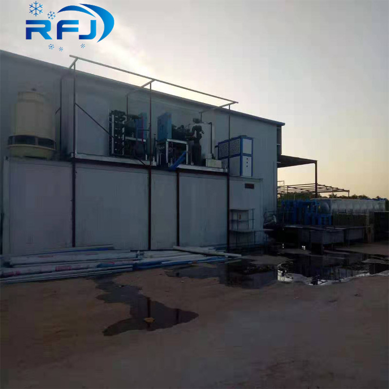 Fresh Water 1-20 Ton Flake Ice Maker Strong Production Capacity R404A Freezing Medium