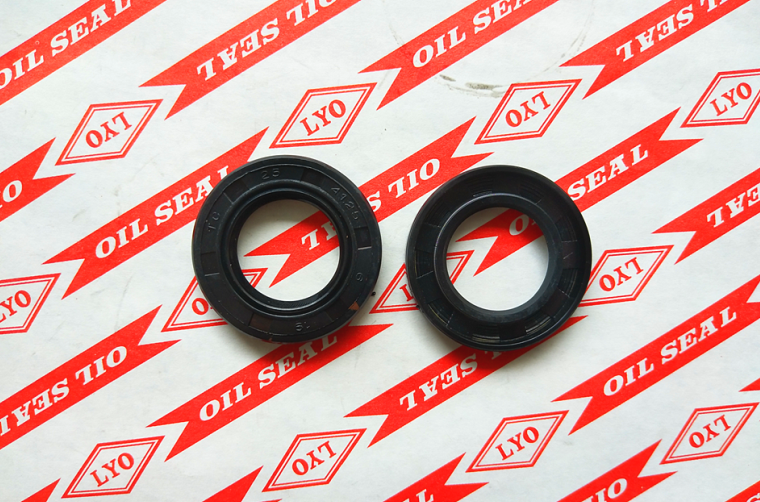 TC framework oil seal,model 25*41.25*6,NBR material,color is generally biack and brown.