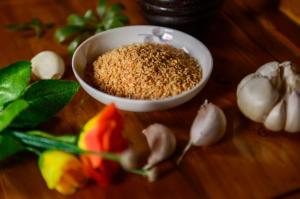 China Gold 3*3mm Crispy Fried Garlic For Fried Chicken wholesale