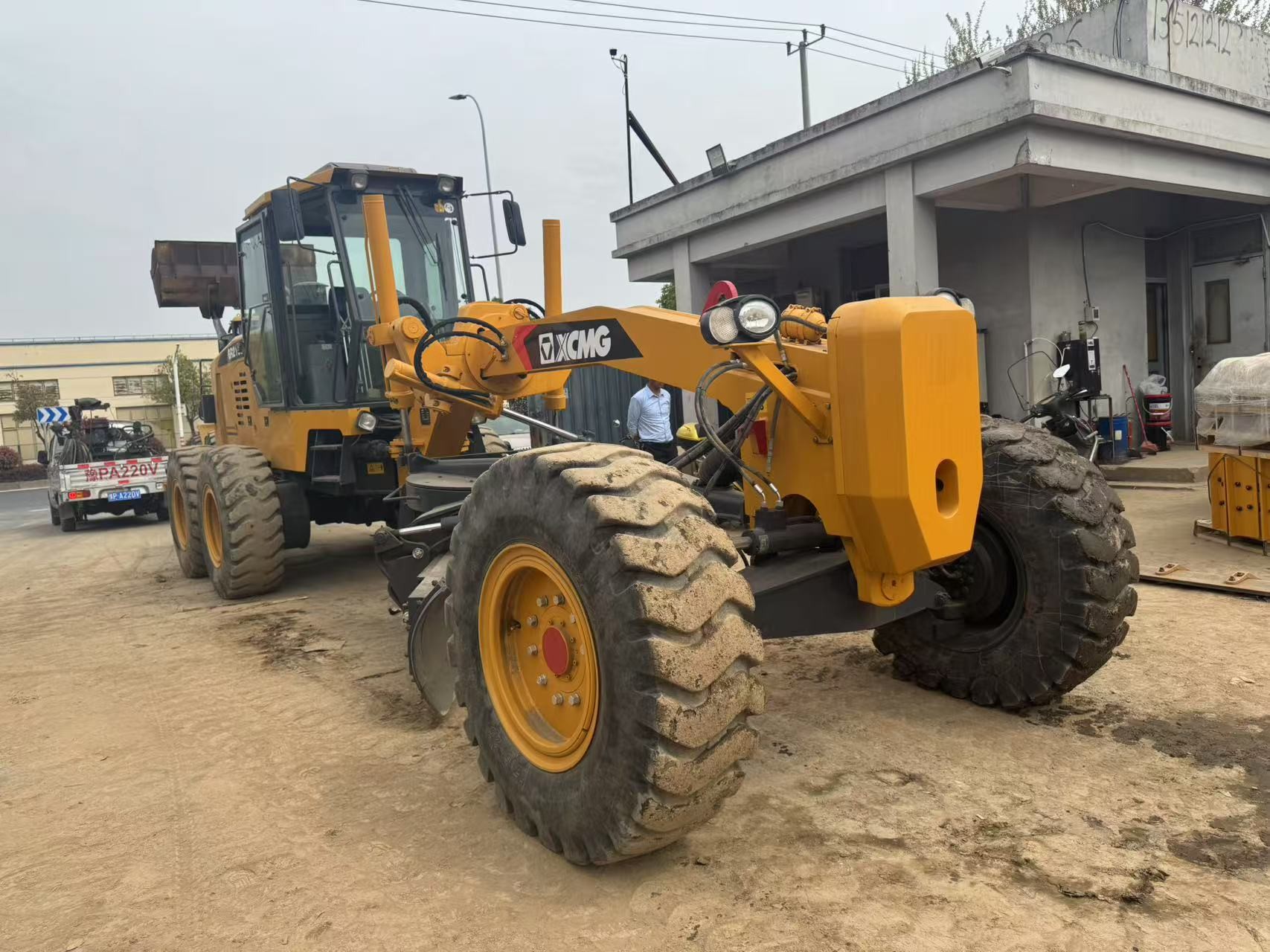 6 Drive Motor Grader 2023 Year Used XCMG GR2153 Motor Grader Fuel Efficiency For Construction