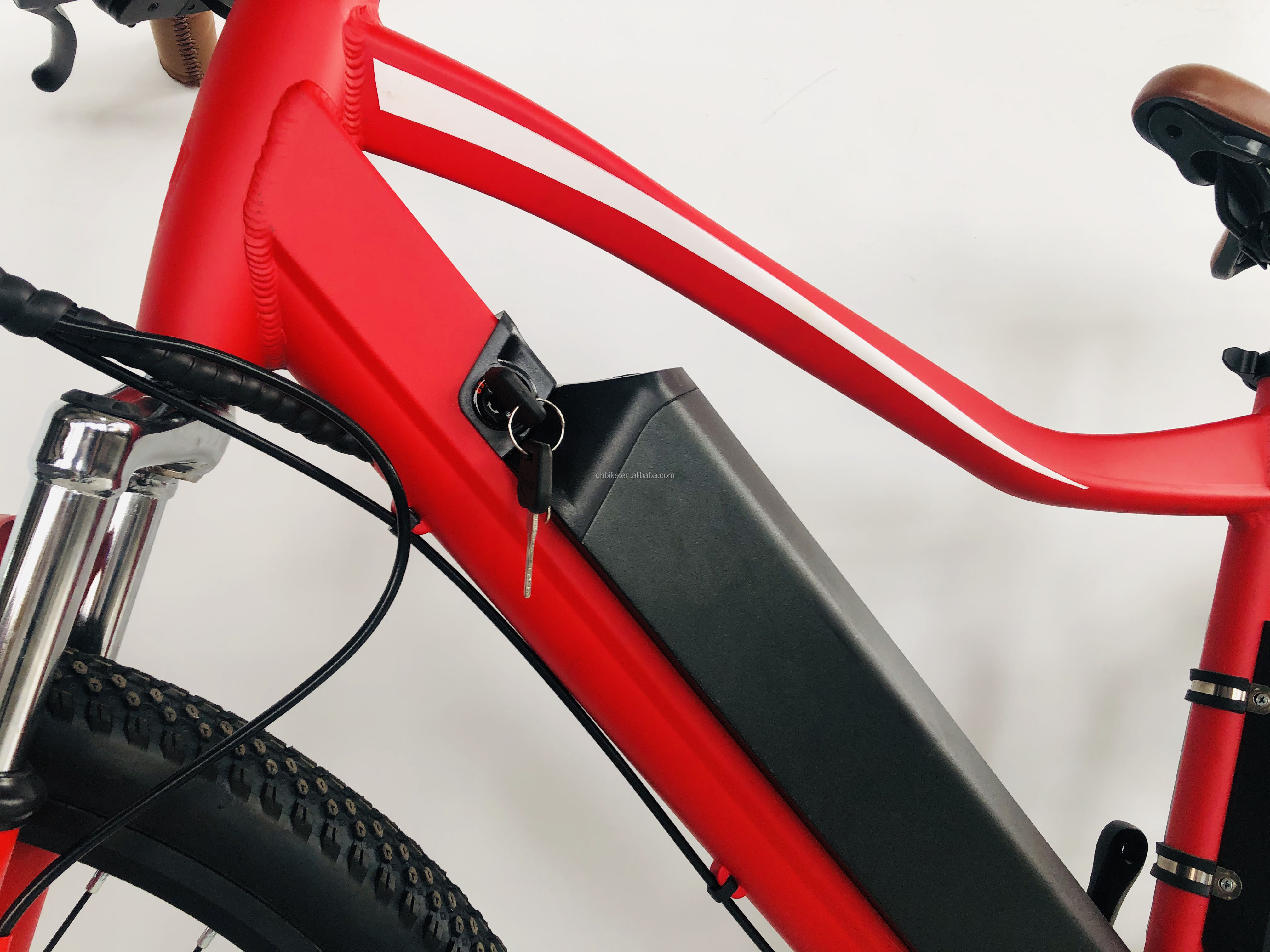 Europe Market 26" Electric Mountain Bike with Aluminum Frame and 17AH Lithium Battery in Down Tube Position