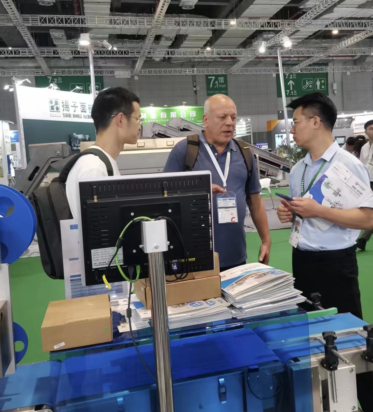 FK Semi Automatic Manual Right Angle Corner Sticker Labeling Machine for Design Needs
