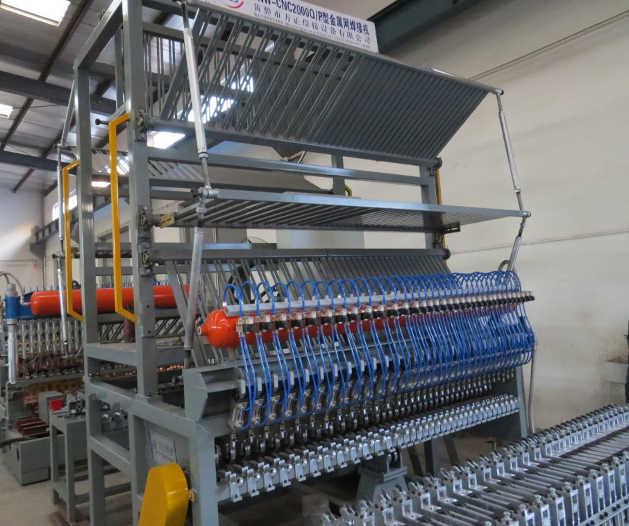 Double Wire 220V Chain Link Fence Making Machine Low Carbon Steel
