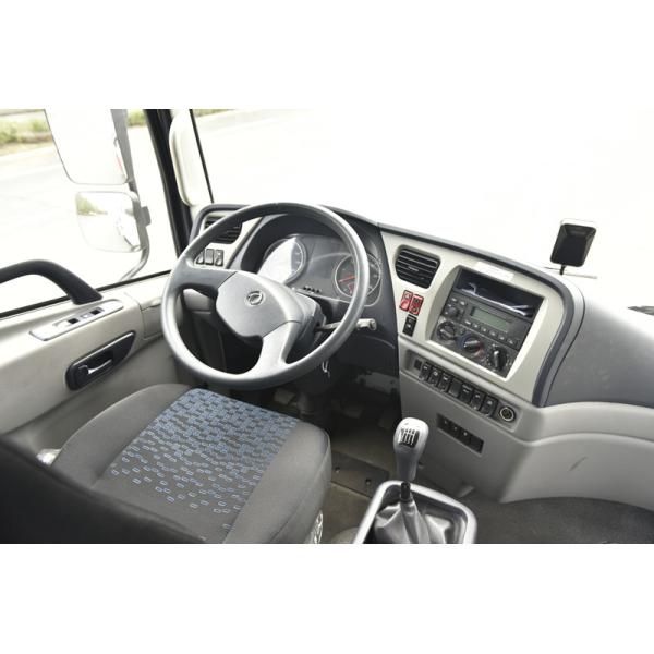 SINOTRUK HOWO 8X4 Fuel Oil Tanker Truck 371HP 28CBM With High Capacity Tanker