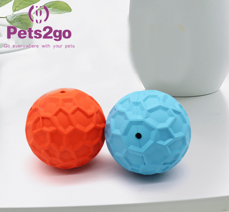 OEM food leakage Soft Rubber Ball for Small Animals