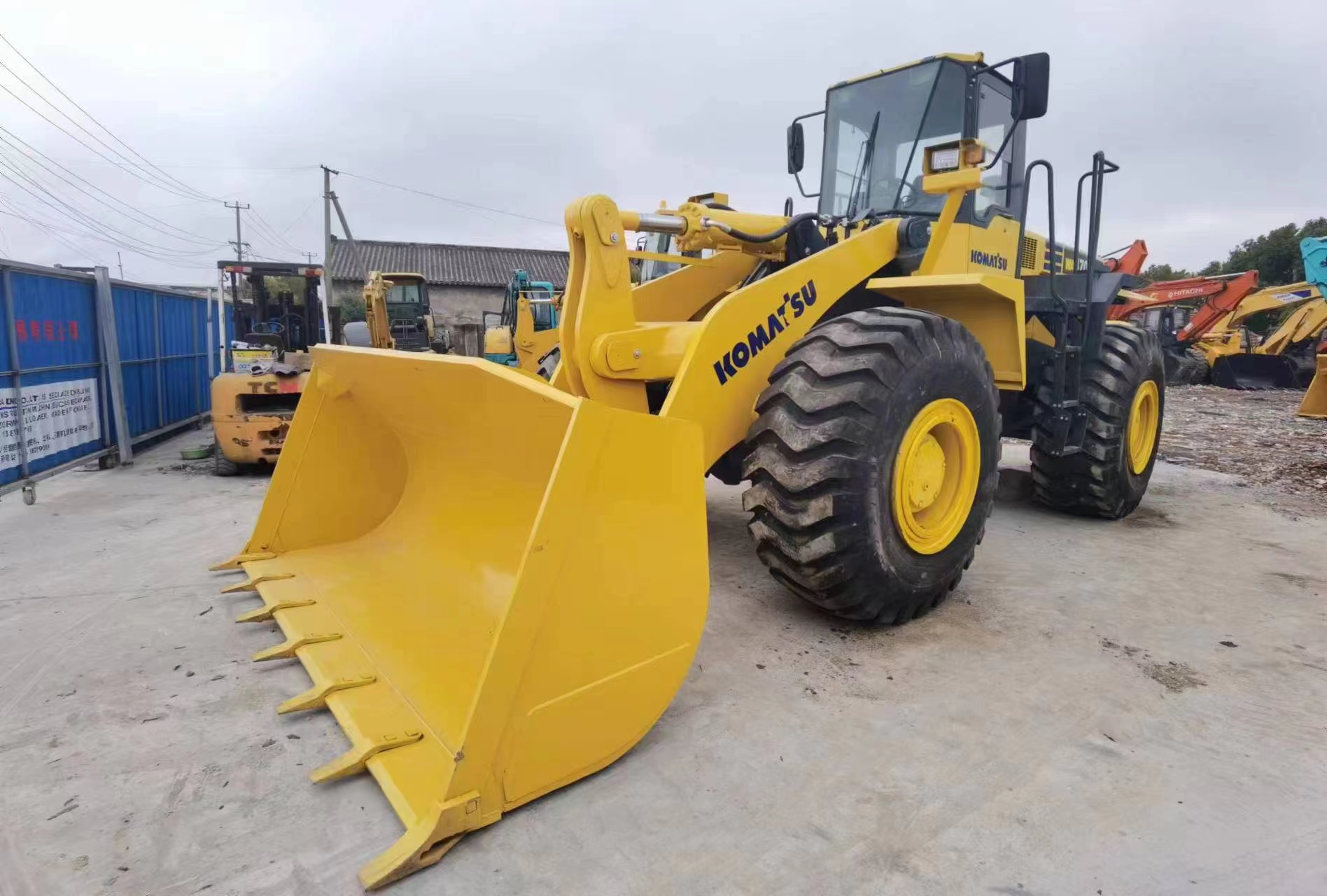 Komatsu WA470 Wheel Loader 194 kW Front Loader for Sell in Shanghai Made in Japan