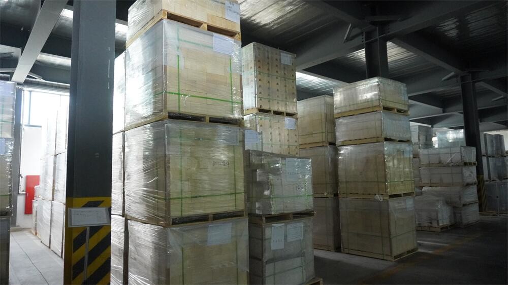 Low Porosity Bottom Fireclay Refractory Brick Large Block Of Glass Furnace