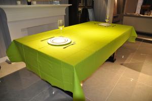 China 12 Pack 3Ply 16-20gsm Disposable Paper Tablecloths Poly Lined wholesale
