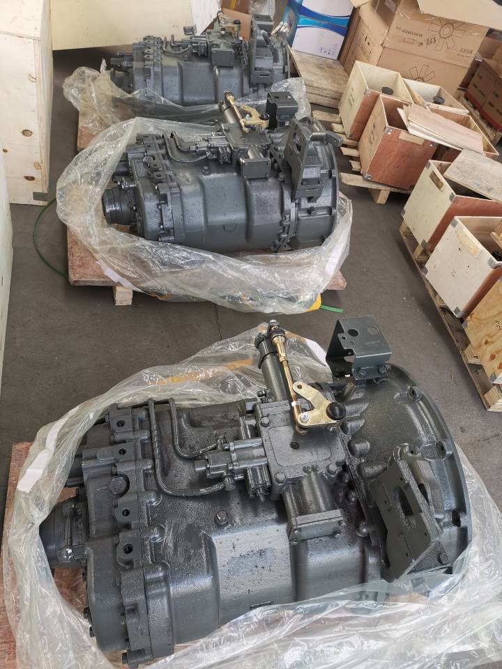 China Sinotruk HOWO Shacman FAW Foton Camc Truck Gearbox Hw19710