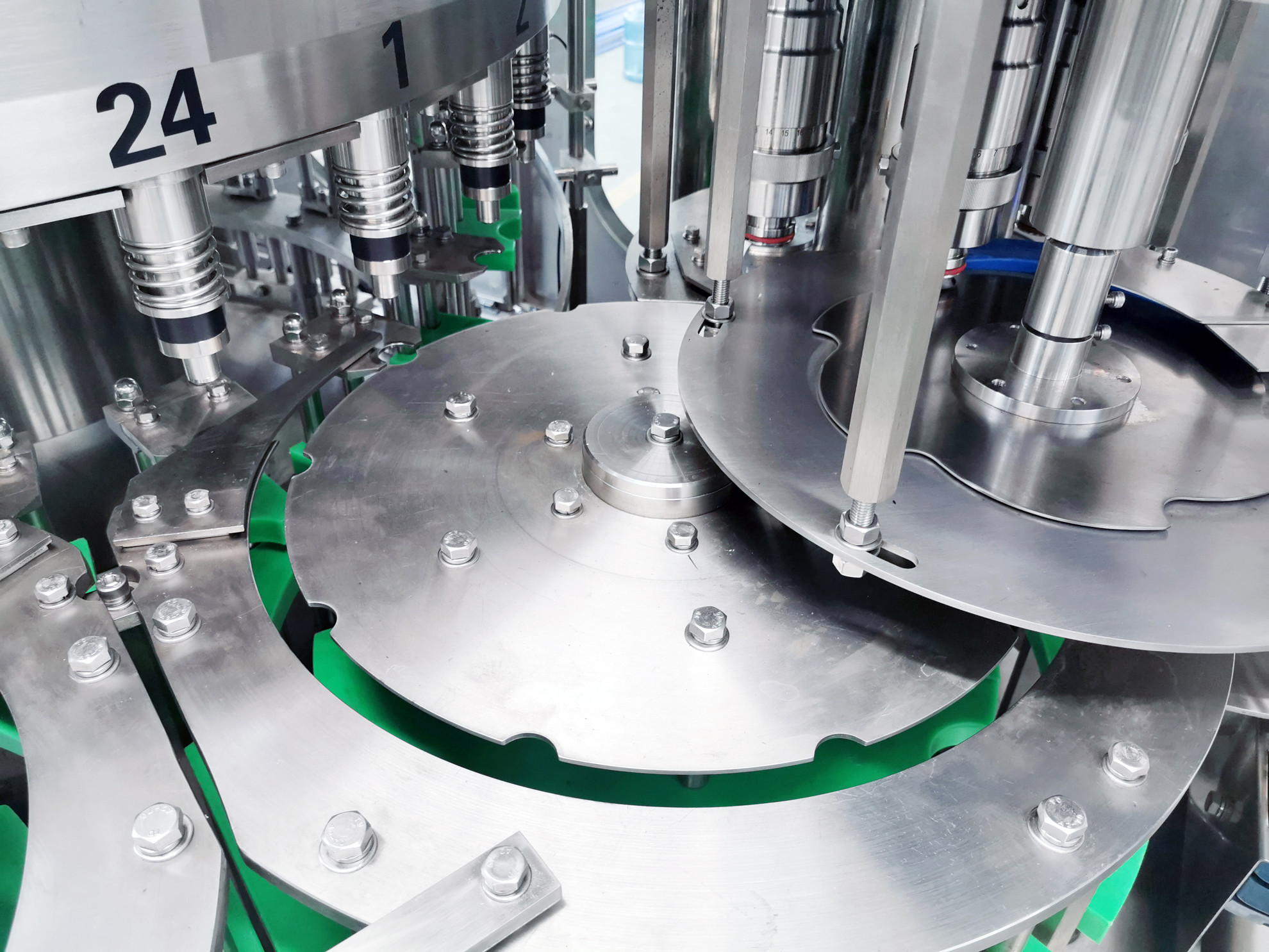 Hygienic 500Ml Plastic Bottle Filler , Water Bottling Machine