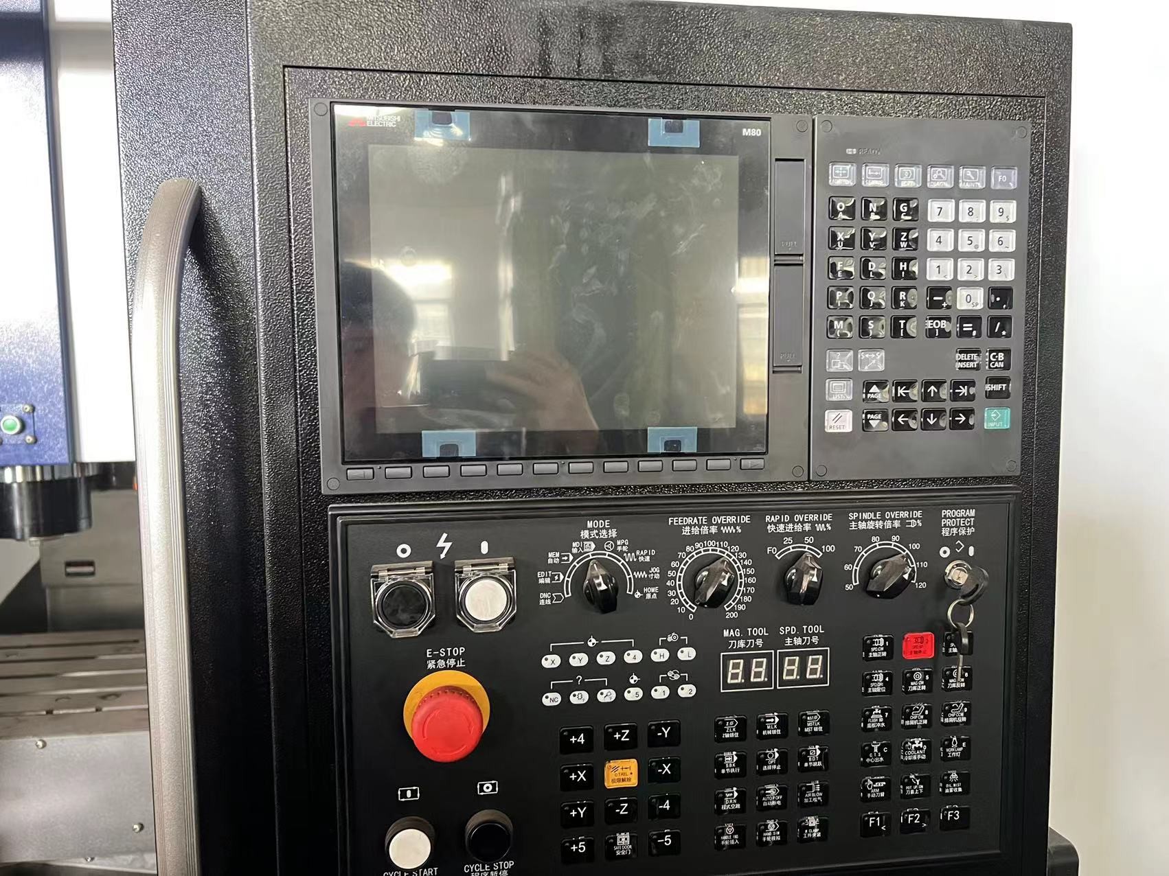 OEM CNC Turn Mill Center Machine 850 3 Axis VMC FANUC Mitsubishi System