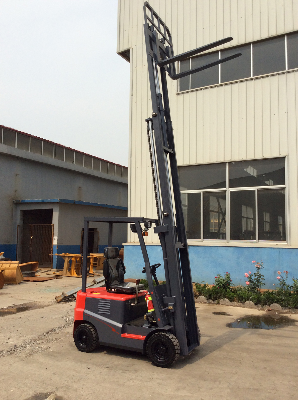 ce and iso certificate 1.5 ton mini tractor machine electric forklift with Twisan brand