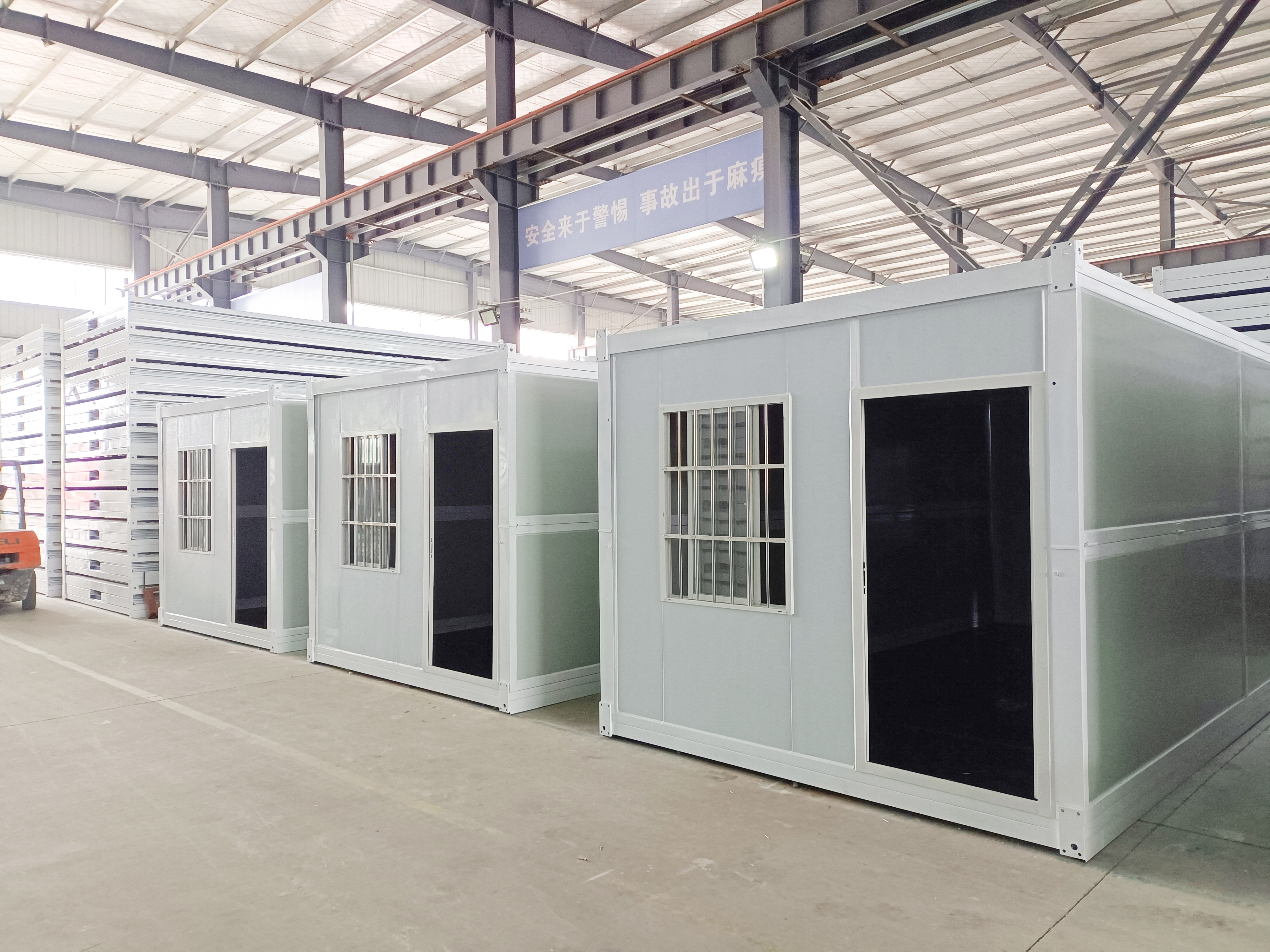 Pre Built Shipping Container Homes With Q235/Q235B/Q355/Q355B Steel Structure