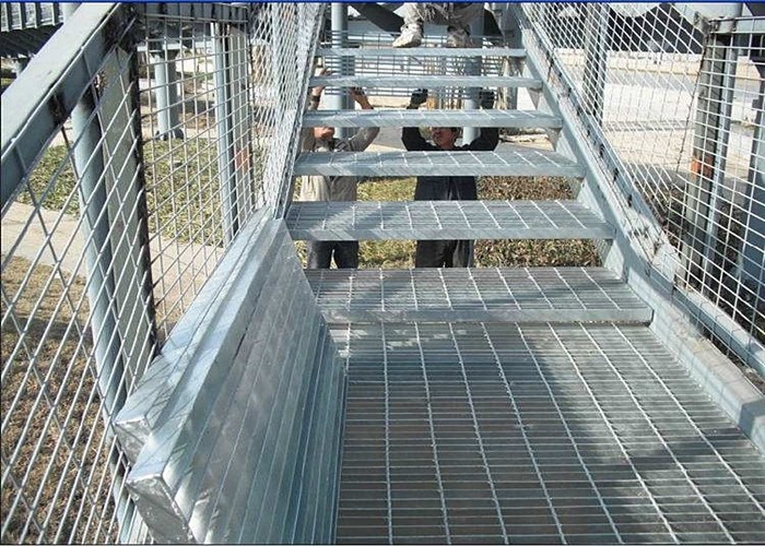 Serrated Stainless Stair Treads Steel Grating