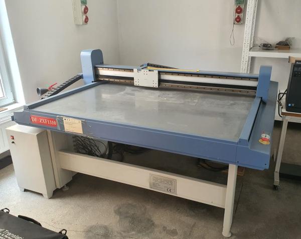 Card Paper, Corrugated Paper, Duplex Board, PVC, Grey Paper Board Cutting