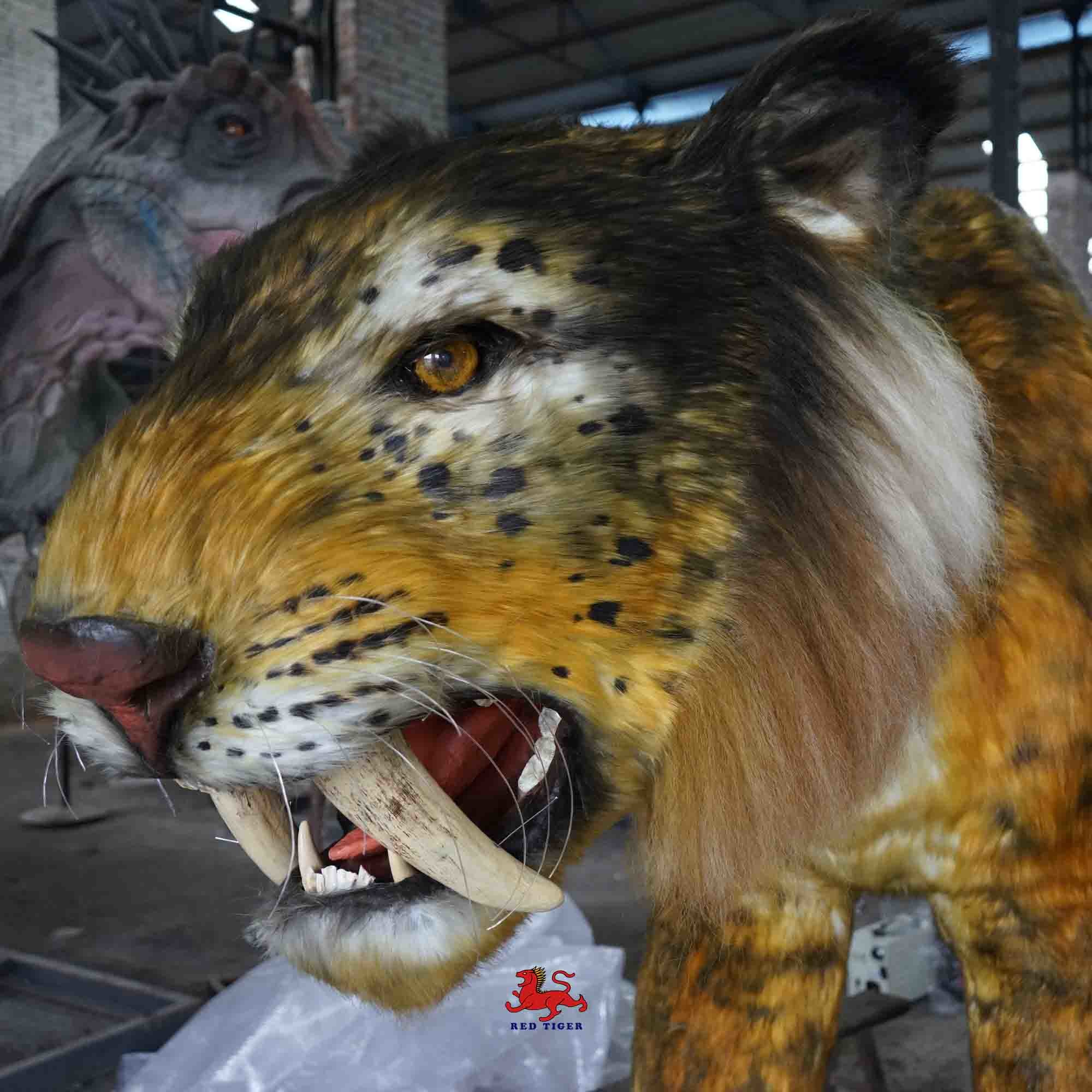 Full Size Animatronic Saber Toothed Cat Weatherproof For Theme Park