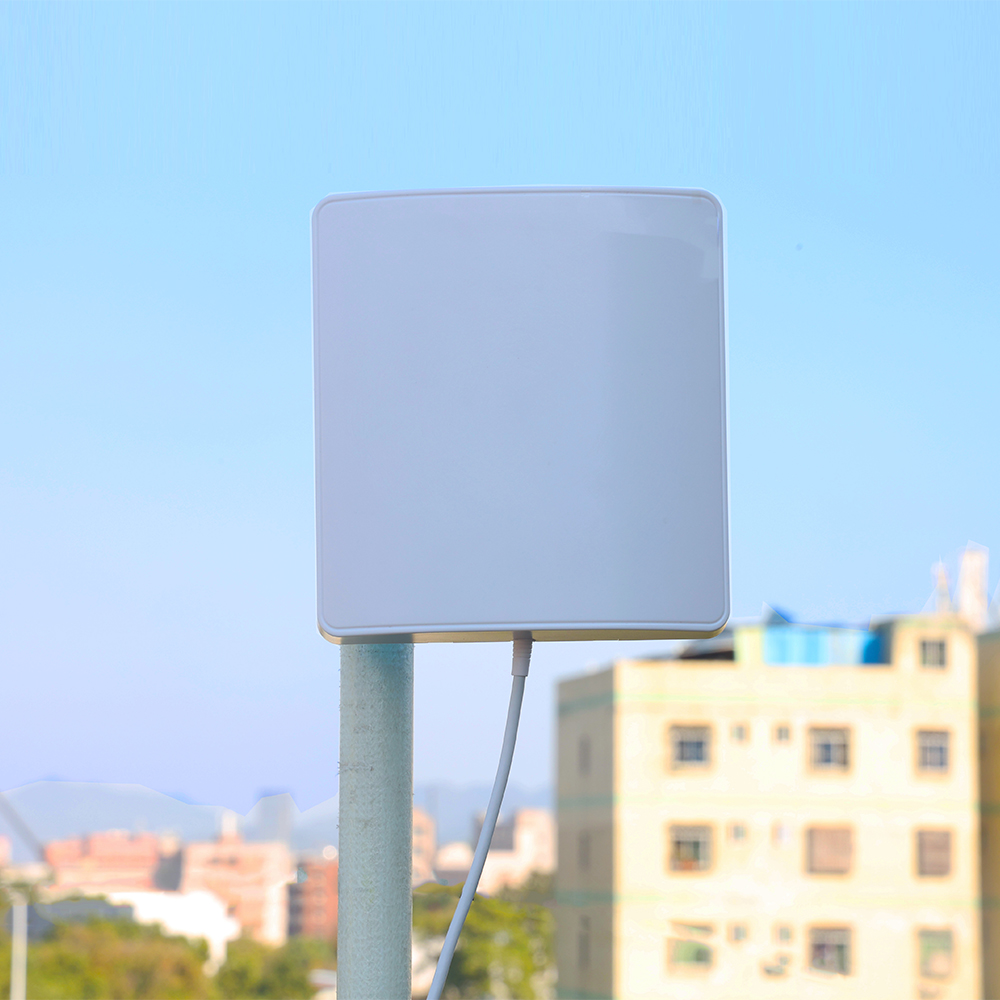 High Gain Flexible Installation Directional 700-2700mhz Outdoor MIMO 4G LTE Antenna