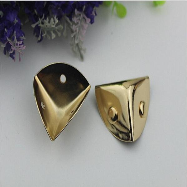 Quality Guangzhou manufacturer decorative light gold 45*22 mm metal bag corner for handbag for sale