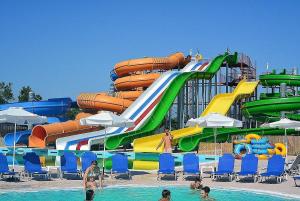 China OEM Water Park Playground Pool Fiberglass Water Slide For Children wholesale