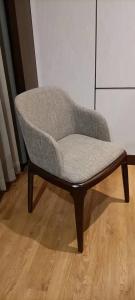 China ISO18001 Certified Ash Solid Wood Wooden Hotel Chairs ODM Service wholesale