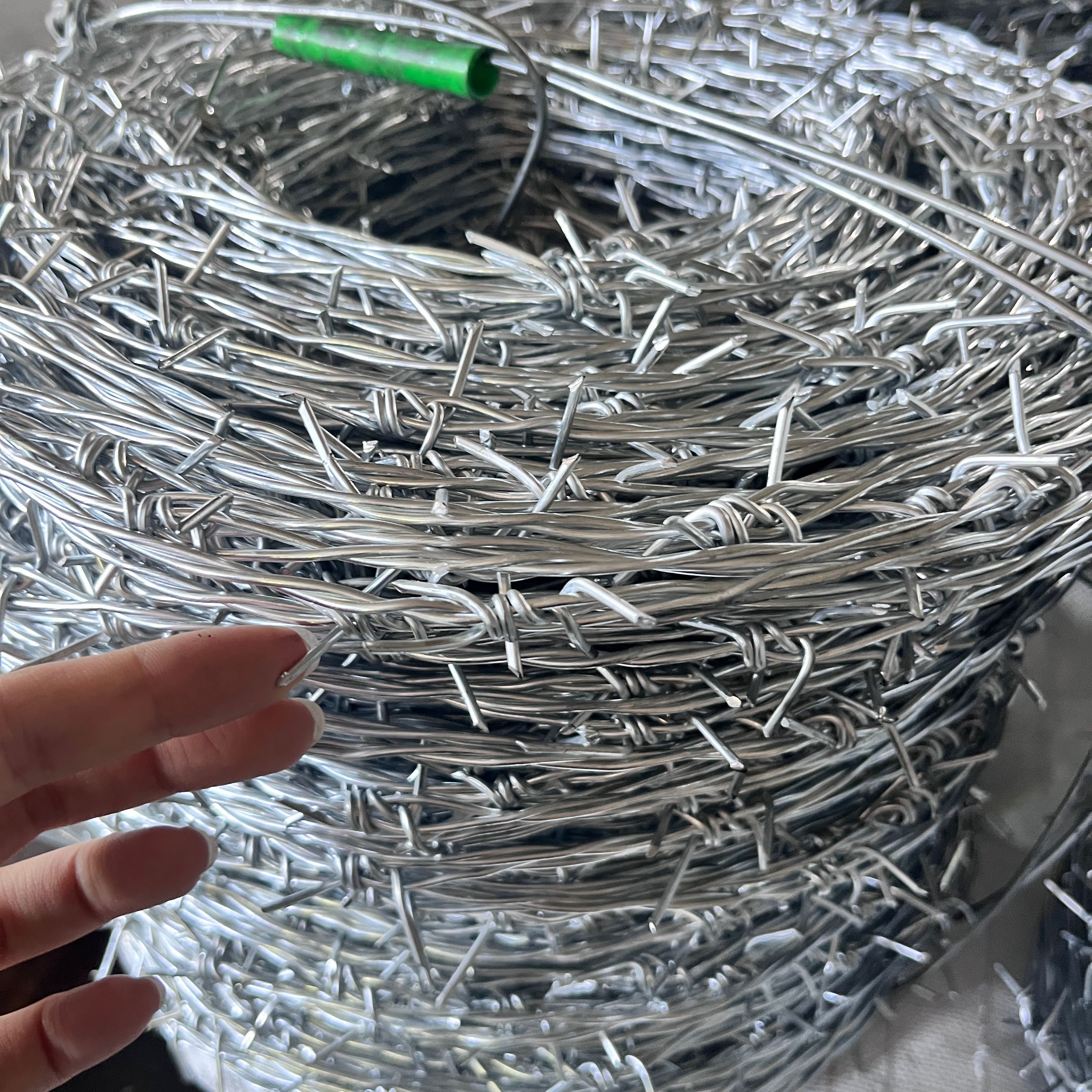 KN Hot Selling Fencing Barbed Wire Electro Galvanized Barbed Wire