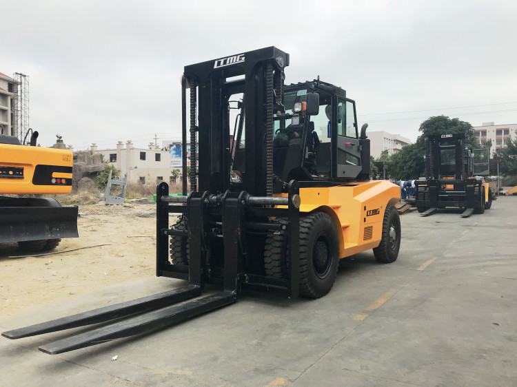 Factory Workshop Diesel Forklift Truck 15 Ton Capacity 1800mm Fork Length