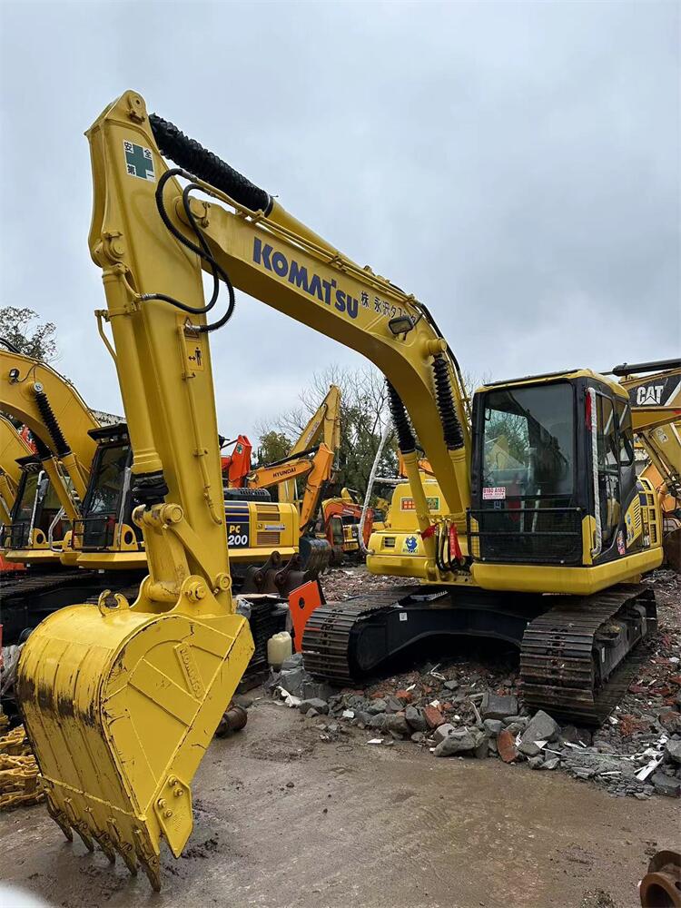 11000 KG Moving Type Crawler Chain Komatsu- Pc 110-7 Used Excavator In Good Condition