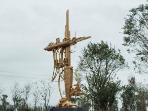 China ODM / OEM Large Outdoor Statues Golden Color Painted For Urban Decoration wholesale