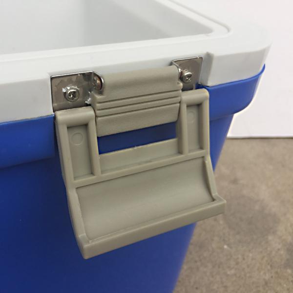 Injection Molded Beverage Insulated Cool Box Tough And Durable 12L 420 * 240 * 300mm